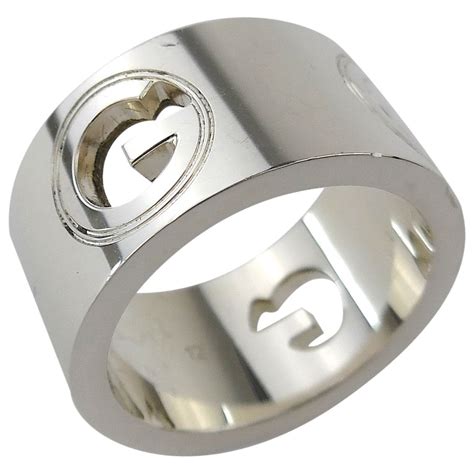 Bague en argent GUCCI pour Femme .